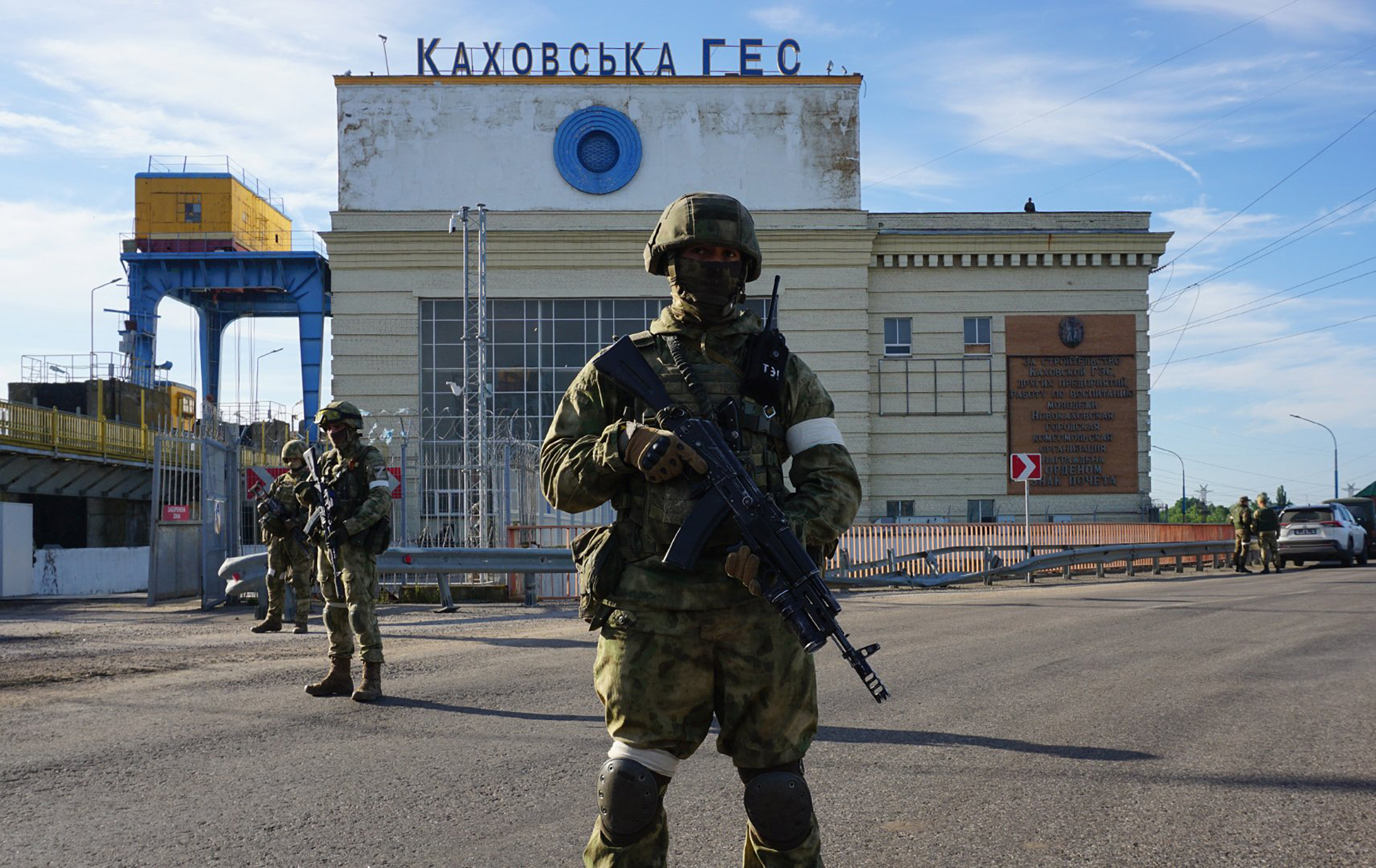 Another blunder. Why Russia blows up Kakhovka HPP and 'washes away' its defense?